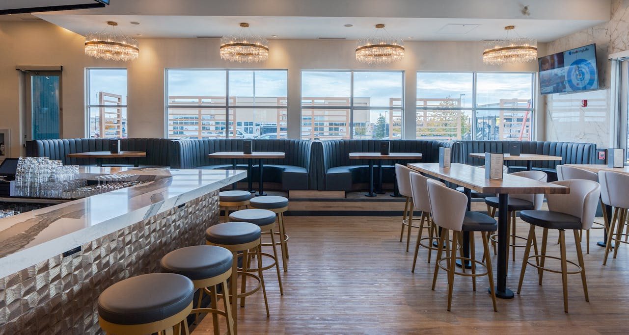 Moxies Kenaston Bar and Lounge Area
